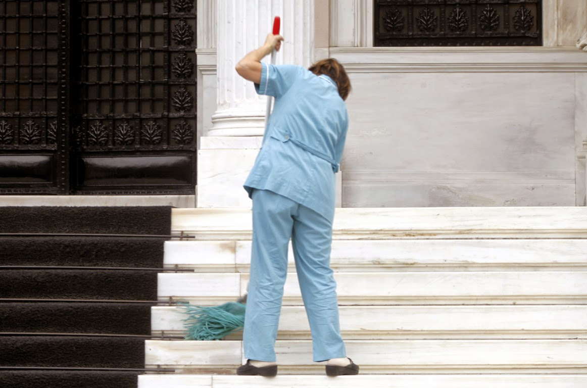 Γνωστός εφοπλιστής, ζει μέσα στη «σκόνη»!!! (foto)